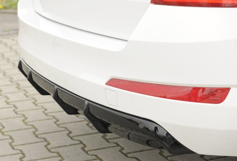 Rieger Heckeinsatz schwarz glänzend Skoda Octavia (5E) 02.13-01.17 (bis Facelift) - 88111