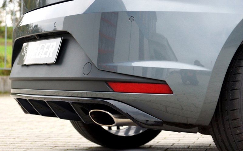 Rieger Heckeinsatz schwarz glänzend Seat Leon Cupra (5F) 03.14-12.16 (bis Facelift) - 88119