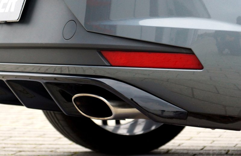 Rieger Heckeinsatz schwarz glänzend Seat Leon Cupra (5F) 03.14-12.16 (bis Facelift) - 88119