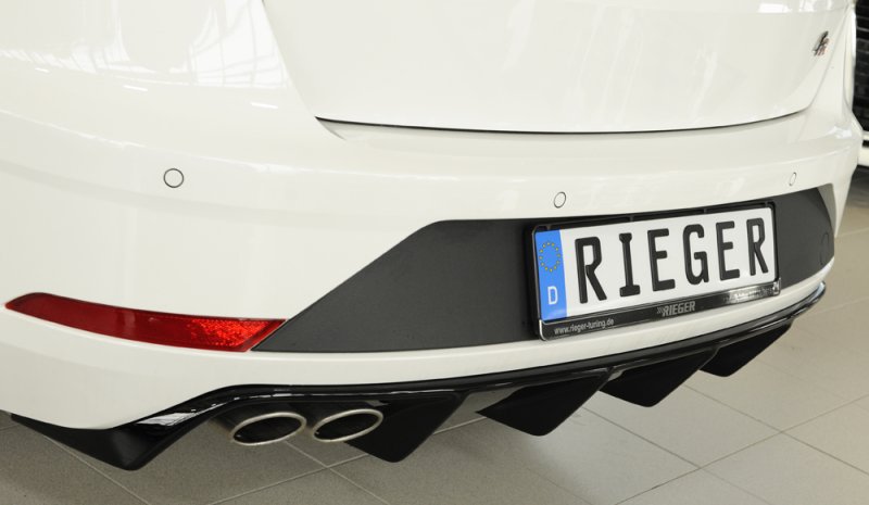 Rieger Heckeinsatz (wie 88134+AHK) schwarz glänzend Seat Leon FR (5F) 01.17- (ab Facelift) - 88176