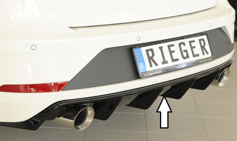 Rieger Heckeinsatz (wie 88135+AHK) schwarz glänzend Seat Leon FR (5F) 01.17- (ab Facelift) - 88177