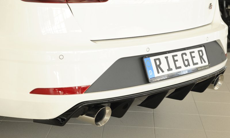 Rieger Heckeinsatz (wie 88135+AHK) schwarz glänzend Seat Leon FR (5F) 01.17- (ab Facelift) - 88177