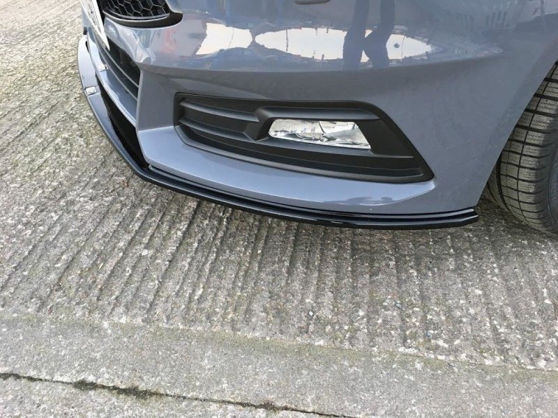 Maxton Front Ansatz V.2 für Ford Focus ST Mk3 FL schwarz Hochglanz FO-FO-3F-ST-FD2-G