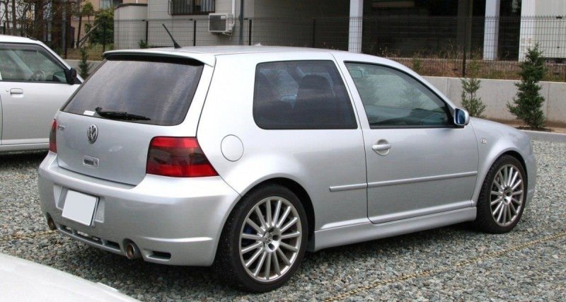 Maxton Seitenschweller GOLF 4 3 TÜRER < R32 LOOK > VW-GO-4-R32-S1