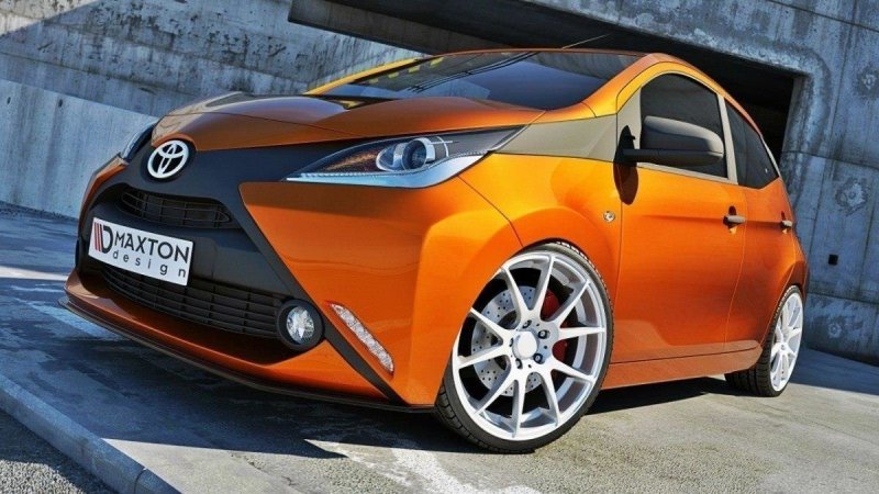 Maxton Front Ansatz für TOYOTA AYGO mk2 schwarz Hochglanz TO-AY-2-FD1-G