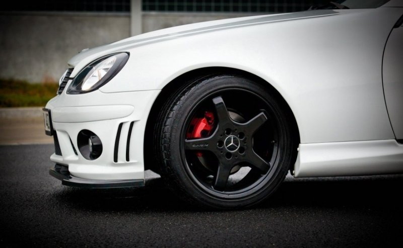 Maxton Front Ansatz für MERCEDES SLK R170 FÜR AMG 204 STOßSTANGE schwarz Hochglanz ME-SLK-R170-AMG204-FD1-G