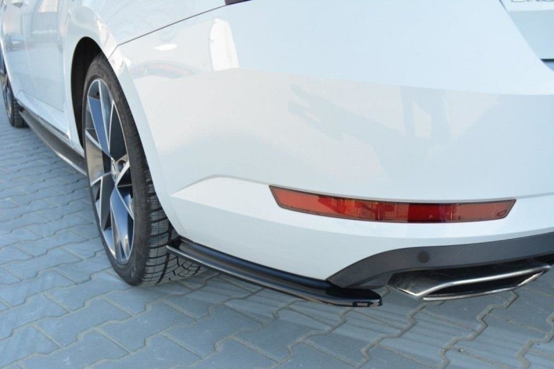 Maxton Heck Ansatz Flaps Diffusor für Skoda Superb Mk3 Hatchback / Kombi schwarz Hochglanz SK-SU-3-RSD1-G
