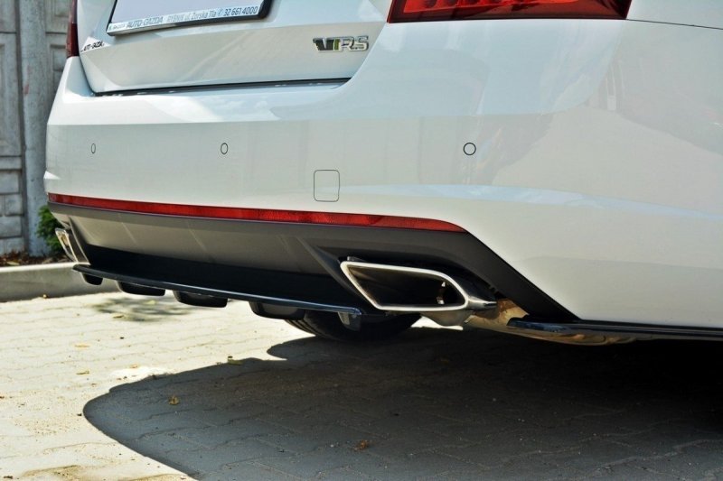 Maxton Mittlerer Diffusor Heck Ansatz für Skoda Octavia RS Mk3 / Mk3 FL Hatchback / Kombi schwarz Hochglanz SK-OC-3/3F-RS-RD1+RD2-G