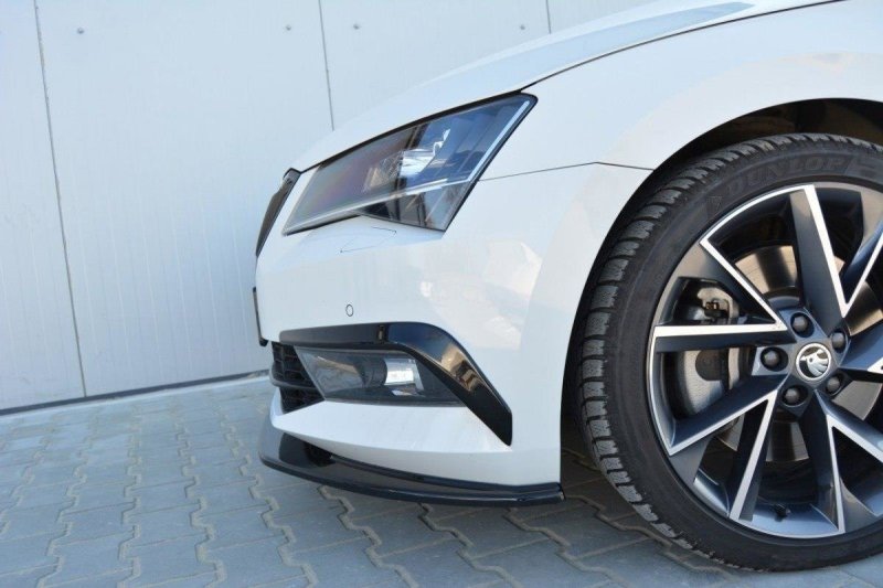 Maxton Rahmen Für Leuchten Skoda Superb Mk3 schwarz Hochglanz SK-SU-3-FV1-G