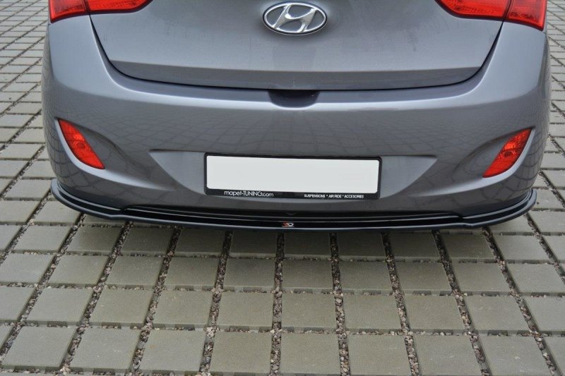 Maxton Mittlerer Diffusor Heck Ansatz für Hyundai i30 mk.2 schwarz Hochglanz HY-I30-2-RD1-G