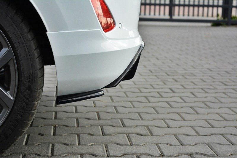 Maxton Heck Ansatz Flaps Diffusor V.1 für Ford Fiesta Mk8 ST-Line schwarz Hochglanz FO-FI-8-STLINE-RSD1-G