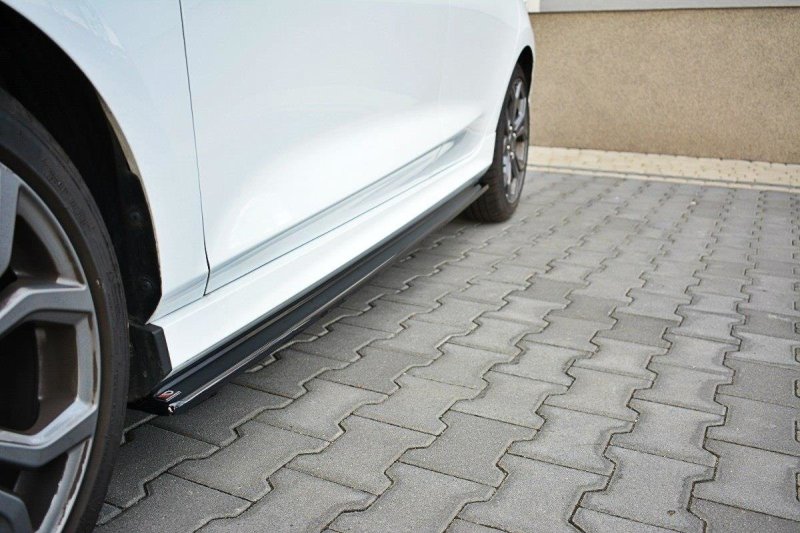 Maxton Seitenschweller Ansatz für V.1 für Ford Fiesta Mk8 ST / ST-Line schwarz Hochglanz FO-FI-8-STLINE-SD1-G