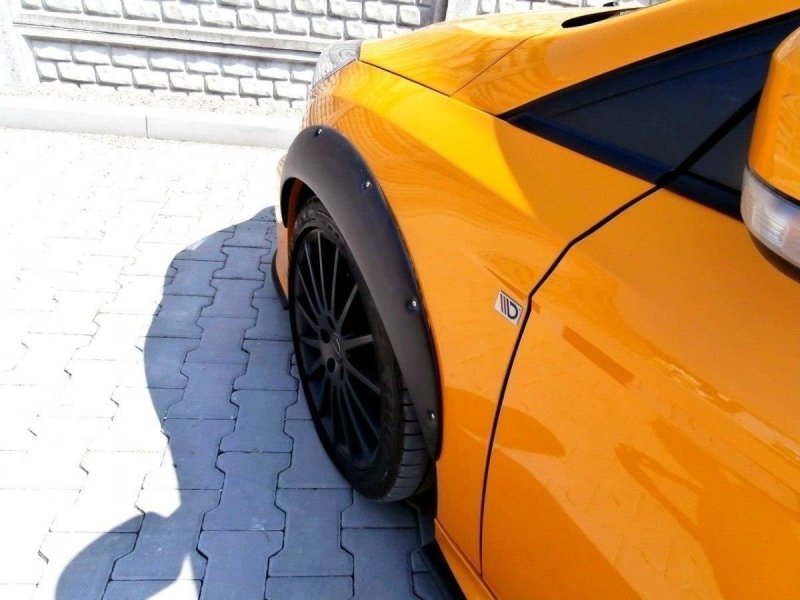 Maxton Kotflügelverlängerung Ford Focus ST Mk3 schwarz Hochglanz FO-FO-3-ST-FE1-G