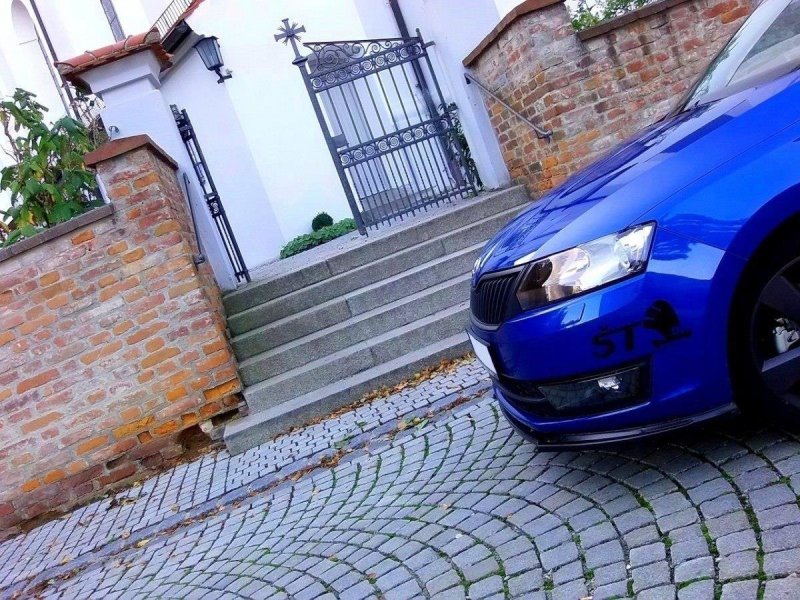 Maxton Front Ansatz V.1 für Skoda Rapid schwarz Hochglanz SK-RA-1-FD1-G