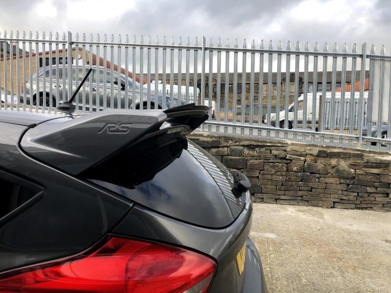 Maxton Spoiler CAP V.2 für Ford Focus RS Mk3 schwarz Hochglanz FO-FO-3-RS-CAP2-G