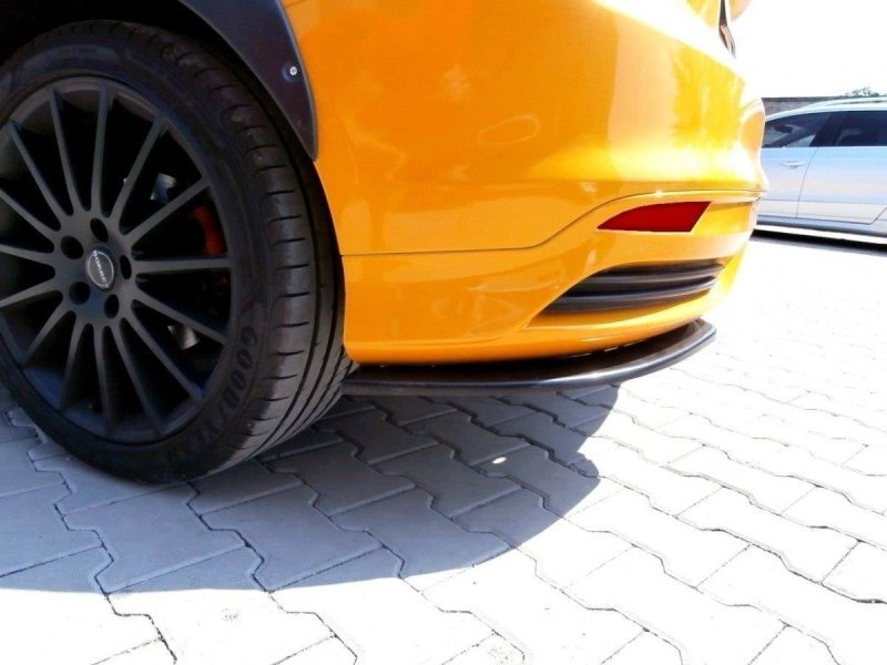 Maxton Heck Ansatz Flaps Diffusor für Ford Focus ST Mk3 Hatchback schwarz Hochglanz FO-FO-3-ST-RSD1-G
