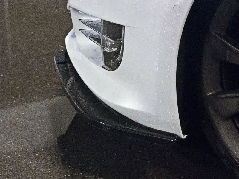 Maxton Front Ansatz V.1 für Tesla Model S Facelift schwarz Hochglanz TE-MODELS-1F-FD1-G