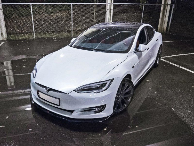 Maxton Front Ansatz V.1 für Tesla Model S Facelift schwarz Hochglanz TE-MODELS-1F-FD1-G