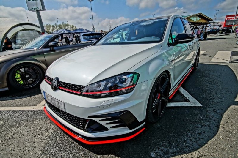 Maxton Front Ansatz für VW GOLF Mk7 GTI CLUBSPORT schwarz Hochglanz VW-GO-7-GTI-CS-FD1-G