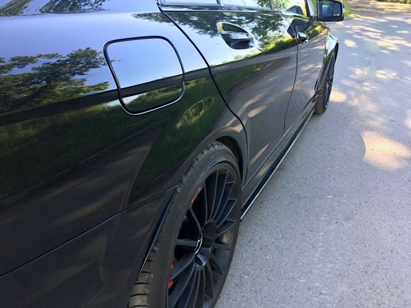 Maxton Seitenschweller Ansatz für Mercedes AMG C63 W204 FACELIFT schwarz Hochglanz ME-C-204F-AMG-SD1-G