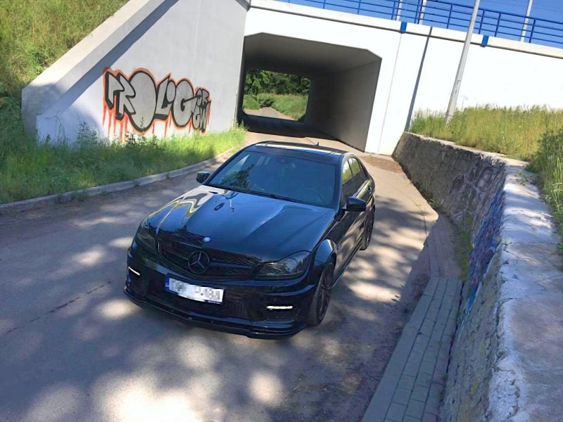 Maxton Front Ansatz für Mercedes AMG C63 W204 FACELIFT schwarz Hochglanz ME-C-204F-AMG-FD1-G