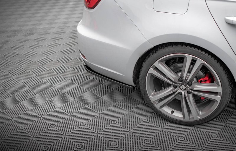 Maxton Heck Ansatz Flaps Diffusor V.1 Seat Leon Cupra Sportstourer Mk3 schwarz Hochglanz SE-LE-3-CU-ST-RSD1-G