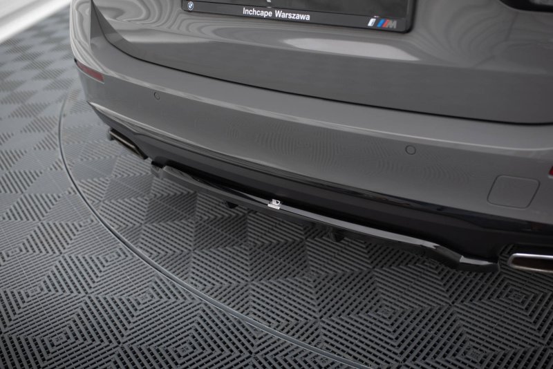 Maxton Mittlerer Cup Diffusor Heck Ansatz BMW 5er G30 / G31 Facelift schwarz Hochglanz BM-5-G31F-RD1G+RD2-G