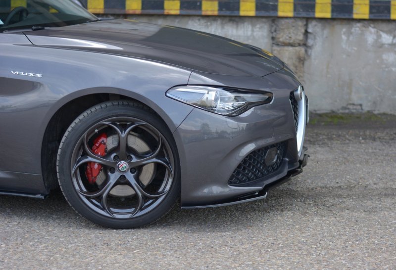 Maxton Front Ansatz V.1 für ALFA ROMEO GIULIA VELOCE schwarz Hochglanz AL-GI-1-VEL-FD1-G