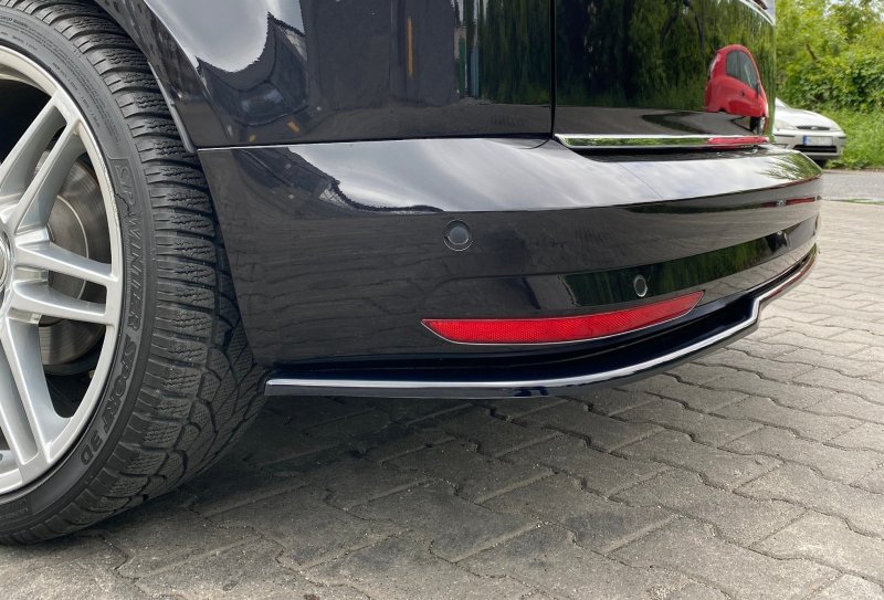 Maxton Mittlerer Diffusor Heck Ansatz für Volkswagen Caddy Mk. 4 schwarz Hochglanz VW-CA-4-RD1-G