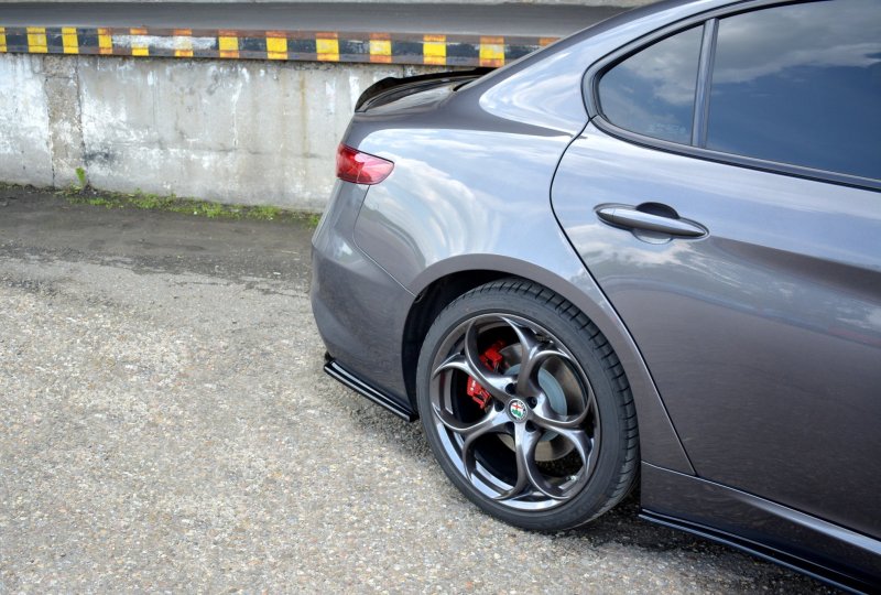 Maxton Heck Ansatz Flaps Diffusor für ALFA ROMEO GIULIA VELOCE  schwarz Hochglanz AL-GI-1-VEL-RSD1-G