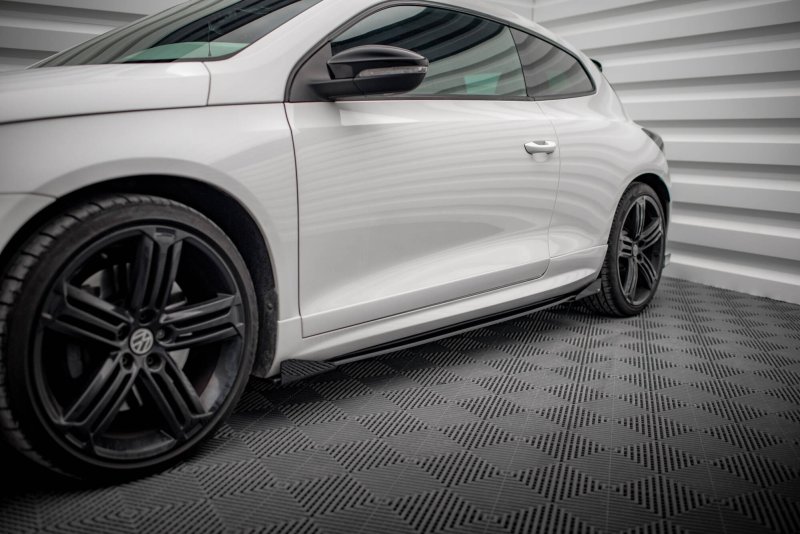 Maxton Street Pro Seitenschweller Ansatz + Flaps VW Scirocco R Mk3 schwarz Hochglanz VWSC3RCNC-SD2BRB+SF1-G