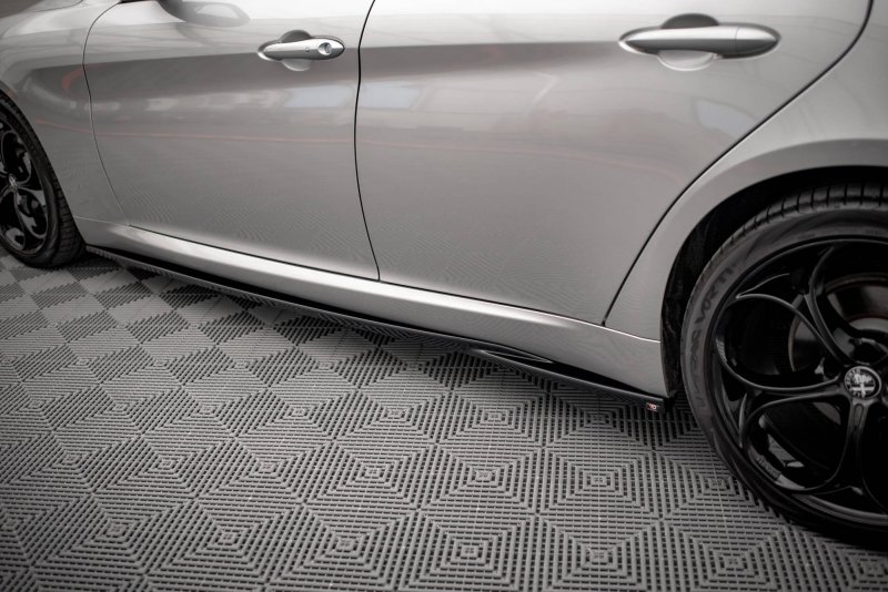 Maxton Seitenschweller Ansatz für Alfa Romeo Giulia Sport schwarz Hochglanz AL-GI-1-SPORT-SD1-G