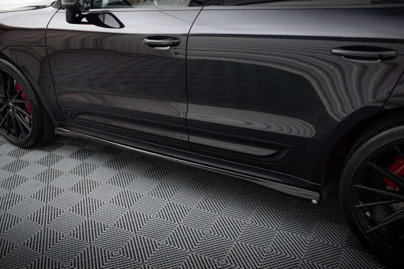 Maxton Seitenschweller Ansatz Porsche Macan T / GTS Mk1 Facelift 2  schwarz Hochglanz PO-MA-1F2-T-SD1-G