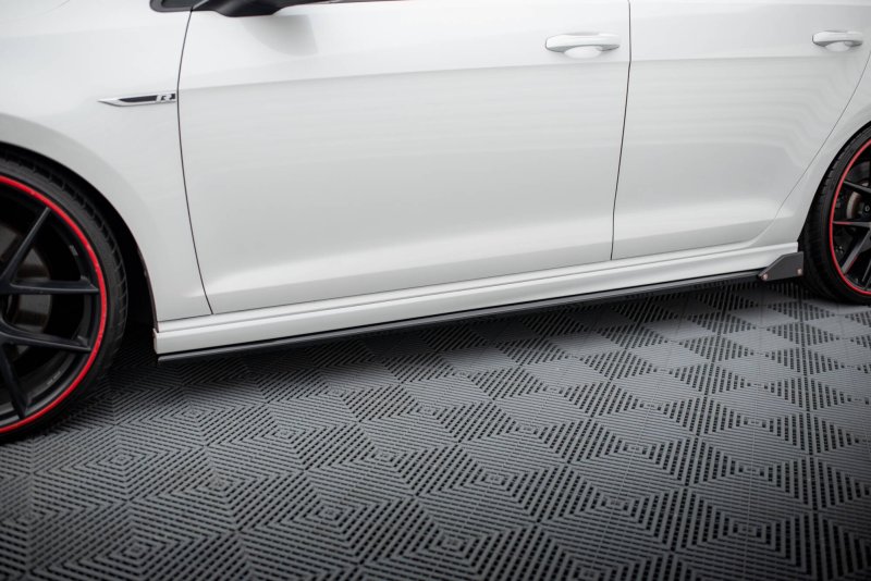Maxton Seitenschweller Ansatz V.3 + Flaps VW Golf R / R-Line Mk7 VW-GO-7-R-SD3G+SF1B