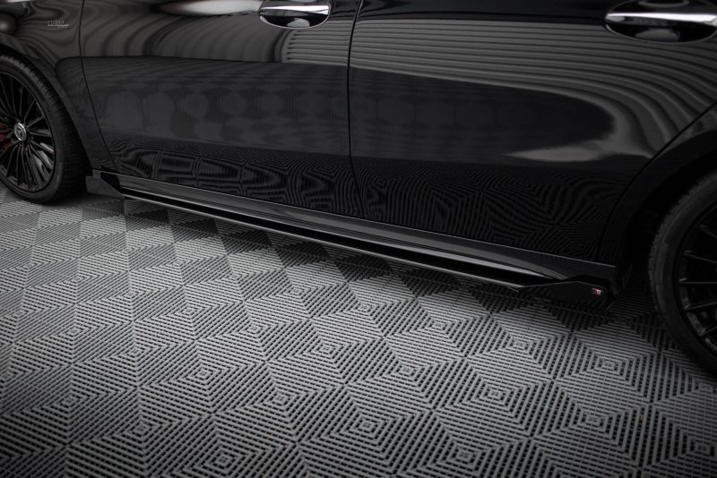 Maxton Side Flaps Mercedes-AMG A35 W177 Facelift schwarz Hochglanz MEA177F35CNC-SF1-G