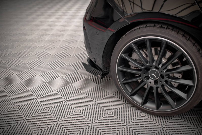 Maxton Hintere Seiten Flaps für Mercedes A35 AMG Hatchback Aero Pack W177 schwarz Hochglanz MEA17735CNC-RSF1-G