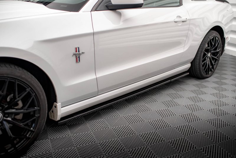 Maxton Seitenschweller Ansatz für Ford Mustang Mk5 Facelift schwarz Hochglanz FO-MU-5-SD1-G