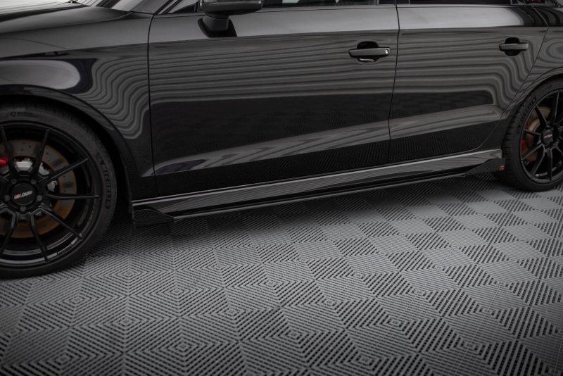Maxton Side Flaps Audi RS3 Limousine 8V Facelift schwarz Hochglanz AURS38VFSCNC-SF1-G