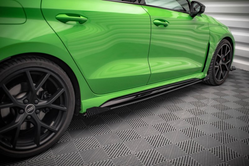 Maxton Street Pro Seitenschweller Ansatz für + Flaps Audi RS3 Limousine 8Y schwarz Hochglanz AURS38YSCNC-SD1BRB+SF1-G