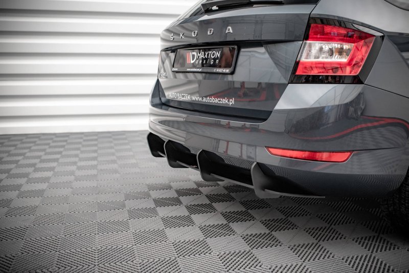Maxton Street Pro Heckschürze für Skoda Fabia Combi Mk3 Facelift SKAFA3FKCNC-RS1B+BRBI