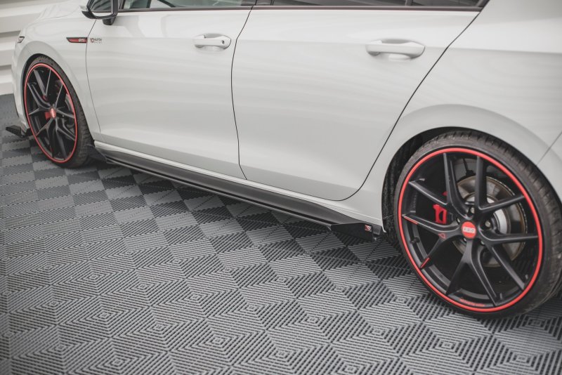 Maxton Racing Seitenschweller Ansatz + Flaps Volkswagen Golf 8 GTI / GTI Clubsport schwarz Hochglanz VWGO8GTICNC-SD1B+SRF1-G