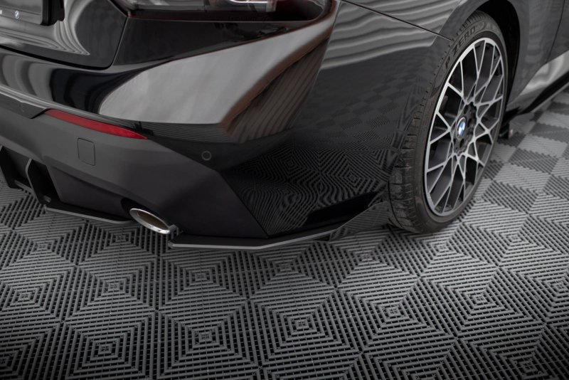 Maxton Hintere Seiten Flaps BMW 2 Coupe G42 schwarz Hochglanz BM2G42CNC-RSF1-G