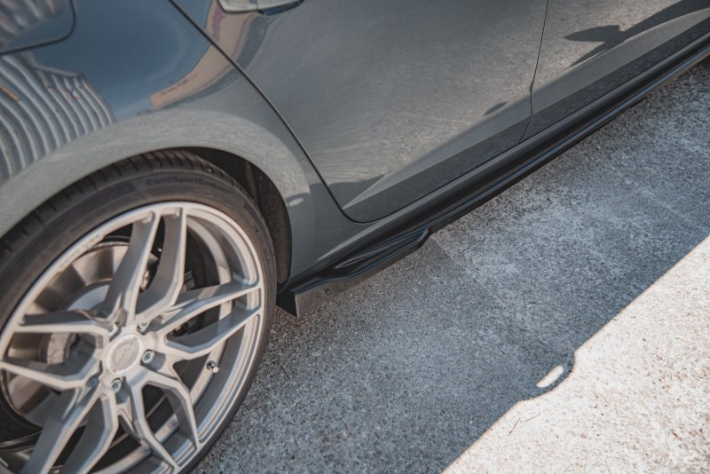Maxton Seitenschweller Ansatz für V.4 Seat Leon Cupra / FR Mk3 FL schwarz Hochglanz SE-LE-3F-CU-SD4-G