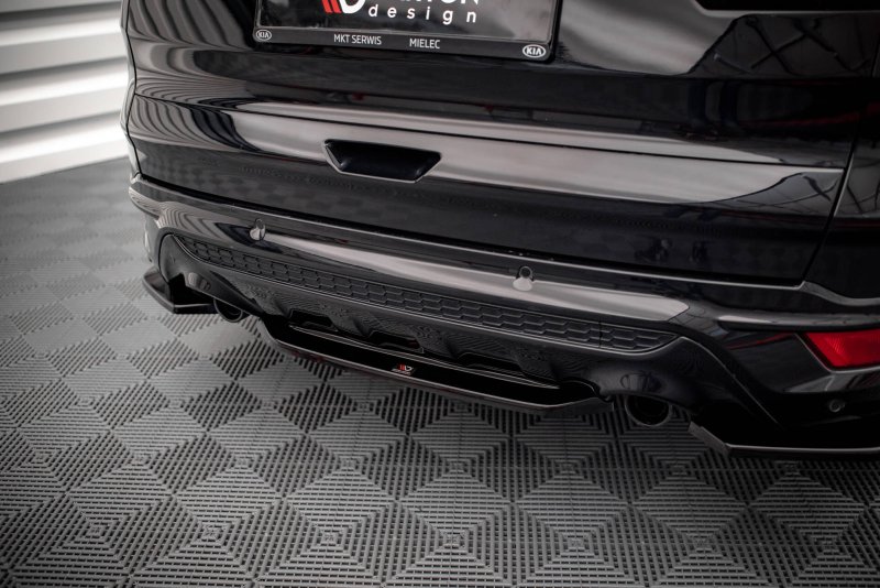 Maxton Mittlerer Diffusor Heck Ansatz für Ford Escape ST-Line Mk3 schwarz Hochglanz FO-ES-3-STLINE-RD1-G