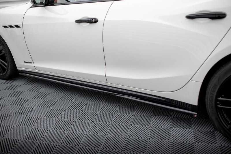 Maxton Seitenschweller Ansatz Maserati Ghibli Mk3 Facelift schwarz Hochglanz MA-GH-1F-SD1-G