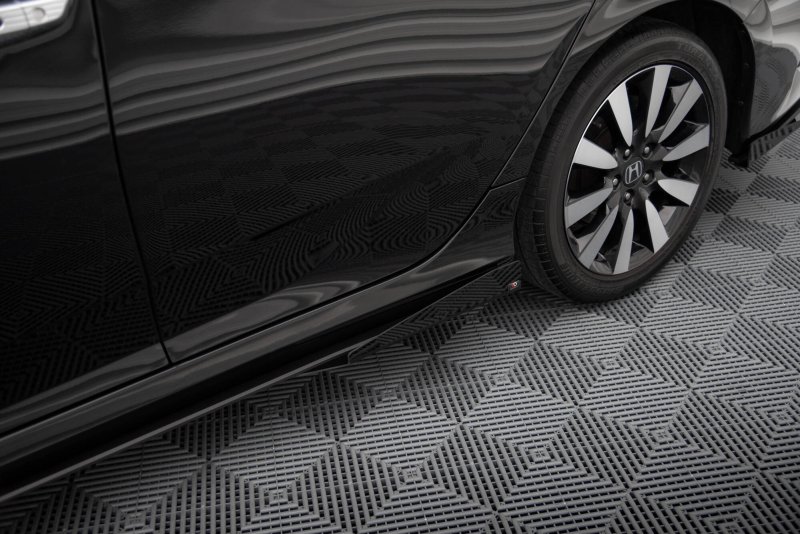 Maxton Street Pro Seitenschweller Ansatz + Flaps Honda Civic Mk10 schwarz Hochglanz HOCI10CNC-SD1B+SF1-G