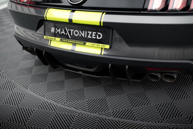 Maxton Street Pro Heckschürze Ford Mustang GT Mk6 Roush Performance FOMU6GTCNC-RS1B+BRBI