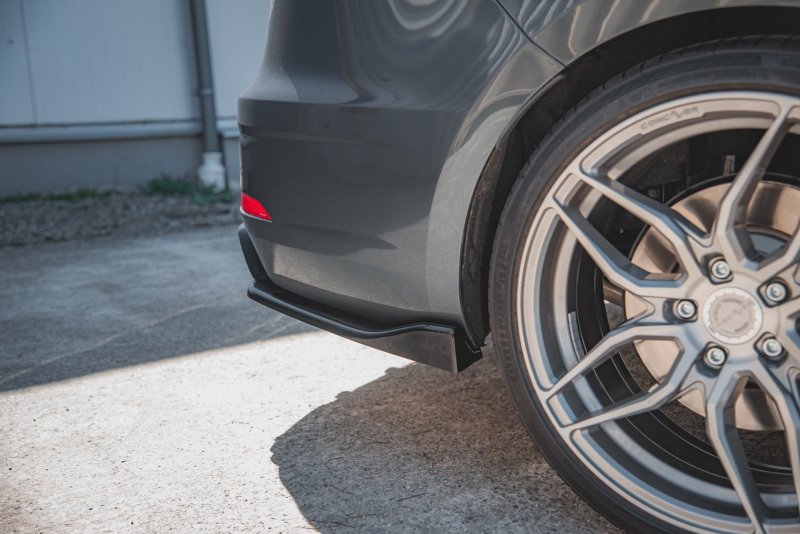 Maxton Heck Ansatz Flaps Diffusor V.3 für Seat Leon Cupra Mk3 FL Sportstourer schwarz Hochglanz SE-LE-3F-CU-ST-RSD3-G