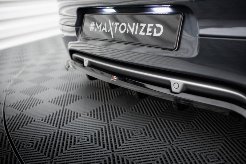 Maxton Mittlerer Cup Diffusor Heck Ansatz Renault Megane GT MK3 Facelift schwarz Hochglanz RE-ME-3-GT-RD1G+RD2-G