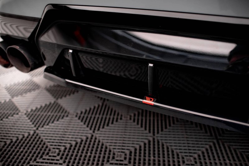 Maxton Mittlerer Diffusor Heck Ansatz für BMW 2 Coupe M240i G42 schwarz Hochglanz BM-2-42-M-RD1-G